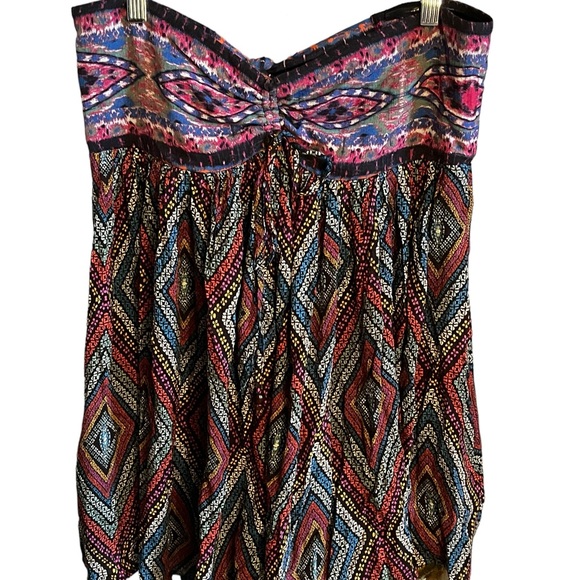 Adorable, Colorful Strapless Free people Romper - Picture 4 of 8